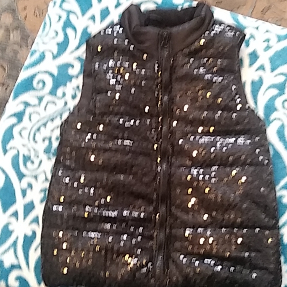Size 7/8 puffer vest
